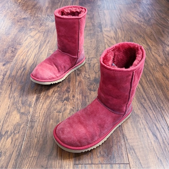 UGG • Classic Short Boot 5825 burgundy maroon pink suede sheepskin shearling mid - Picture 1 of 12